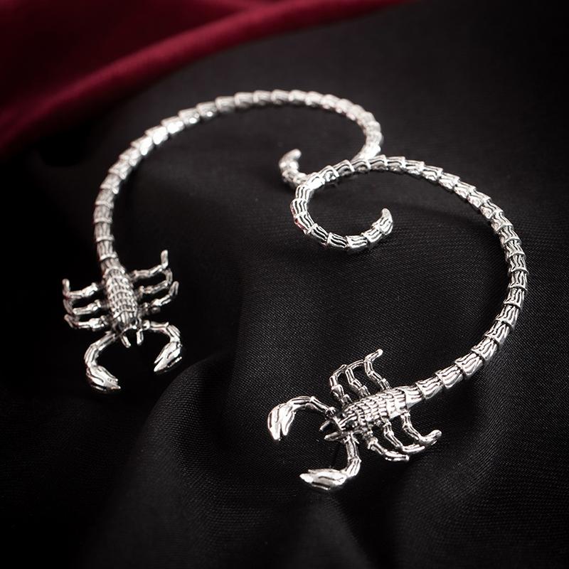 1 paire de boucles d'oreilles vintage punk foncé avant-gardiste en forme de scorpion venin d'animal, boucles d'oreilles gothiques punk, bijoux de personnalité pour animaux