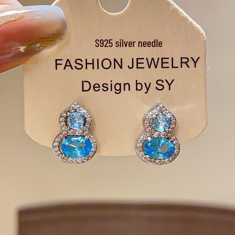

Silver Zircon Gourd Stud Earrings: Korean Retro, Exquisite Light Luxury, High-End Design Niche for Women.