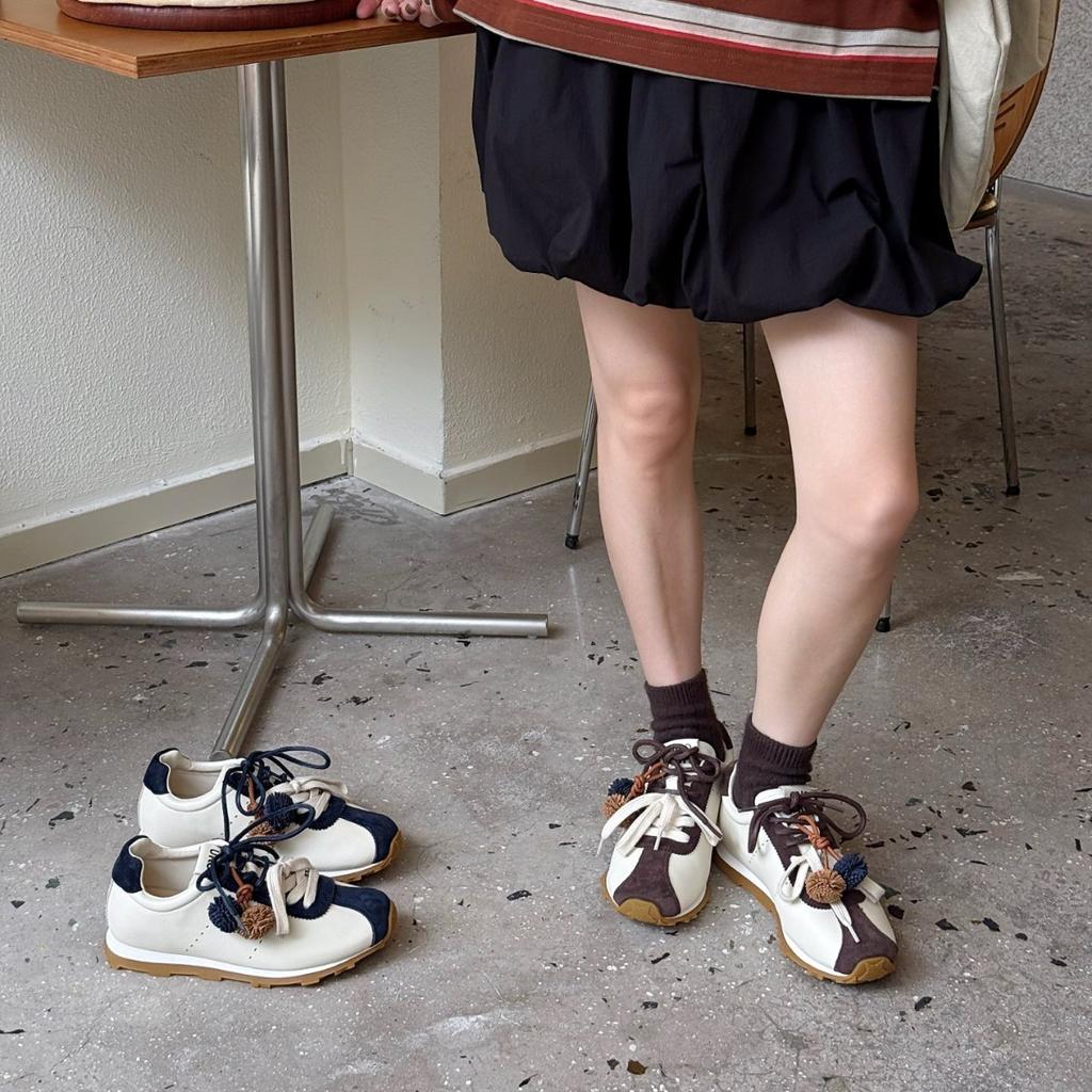 Soft-soled comfortable German training shoes women's 2025 autumn new flat-soled leather little white shoes lace-up round head non-slip Forrest Gump