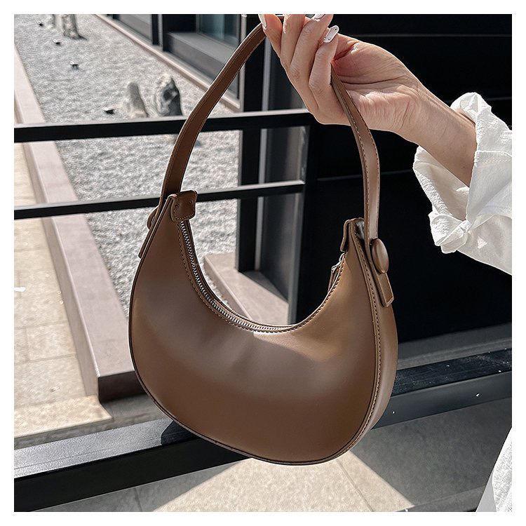 2025 Trendy Western-Style Crescent Shoulder Bag - Fashionable Brown Dumpling Underarm Bag