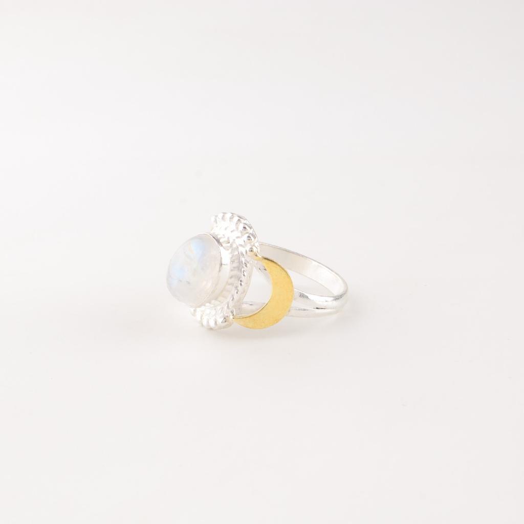 Natural Rainbow Moonstone Gemstone 925 Sterling Silver Jewelry Handcrafted Ring RR-61-27