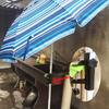 Yousheng Outdoor-Stuhl-Schirmklemme Schwerlast-Metall Verstellbar Garten Hof Terrasse Strand Deck Geländer Zaun Bank Marktschirmständer Halter Befestigung