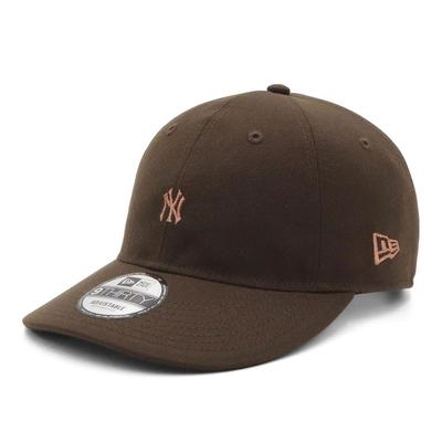 New Era Cap 9THIRTY NY New York Yankees ONSPOTZ Exclusive NY Brown 9Thirty Metallic Mini Logo Mlb New York Yankees M/L