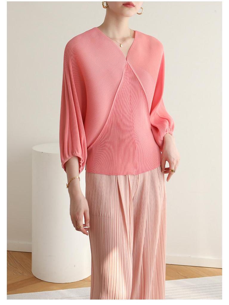 2026 Spring Miyake High-End Pleated Light Luxury Batwing Sleeve Slimming Top