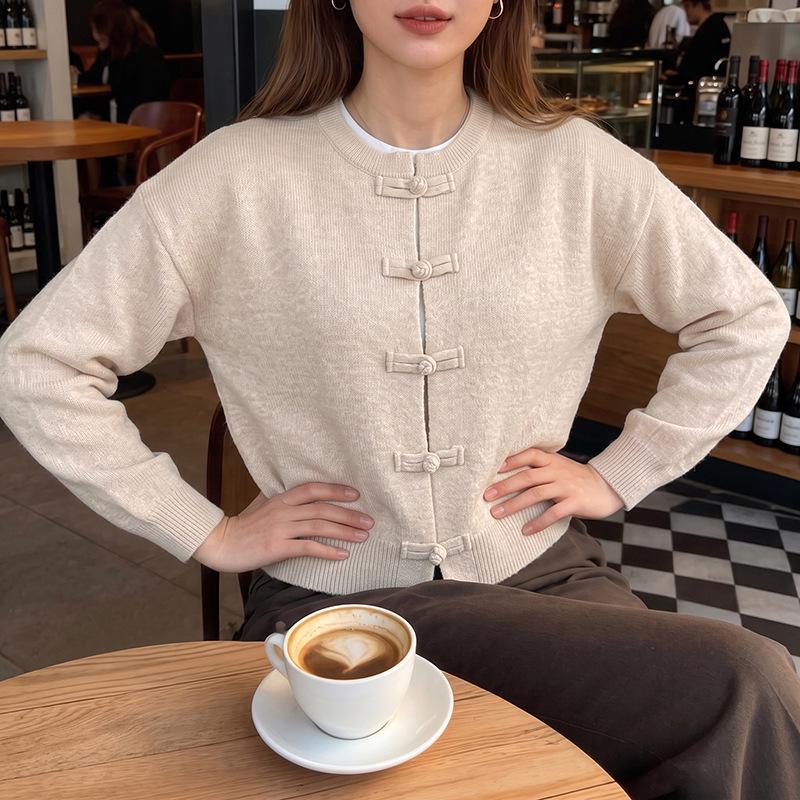 2026 Autumn/Winter Loose Pipa Button Long Sleeve Sweater with European-American Style