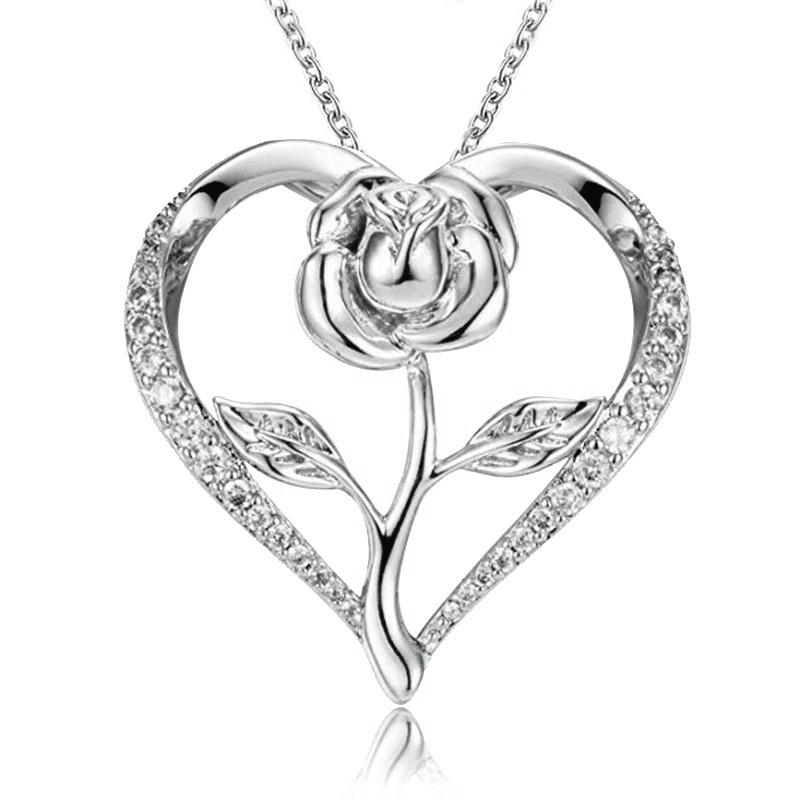 Fashion Girls On the Moon Pendant Necklace for Sisters Women Exquisite Moon Star Girls Clavicle Chain Gifts for Bestfriend Girl