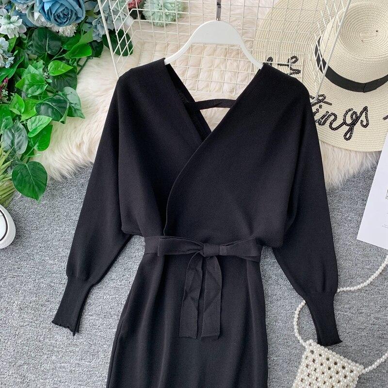 Autumn and Winter New Korean Version of Retro Slimming Knit Buttock Dress