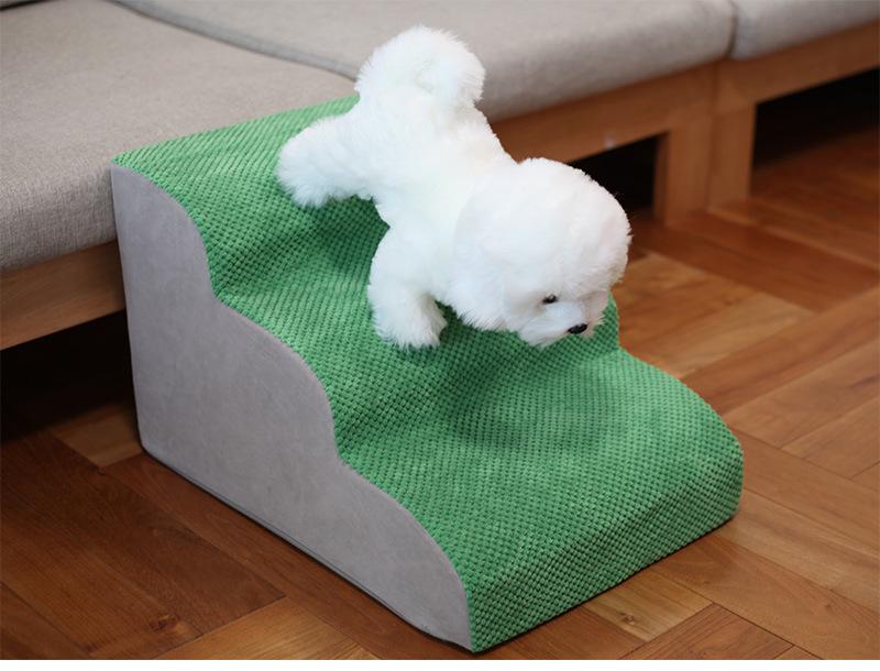 Schůdky a rampa pro domácí zvířata: Odnímatelné, pratelné pěnové schůdky pro kočky a psy, ideální k postelím a pohovkám