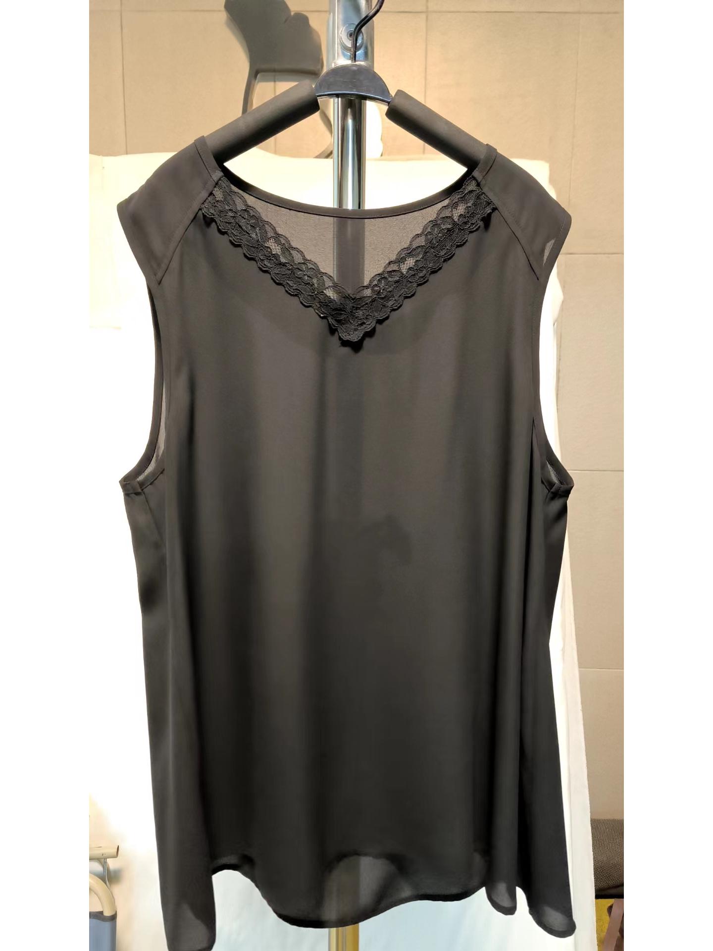 

Повседневная майка с кружевом и V-образным вырезом большого размера для мам среднего возраста 2XL (Recommended 140-160 jin)