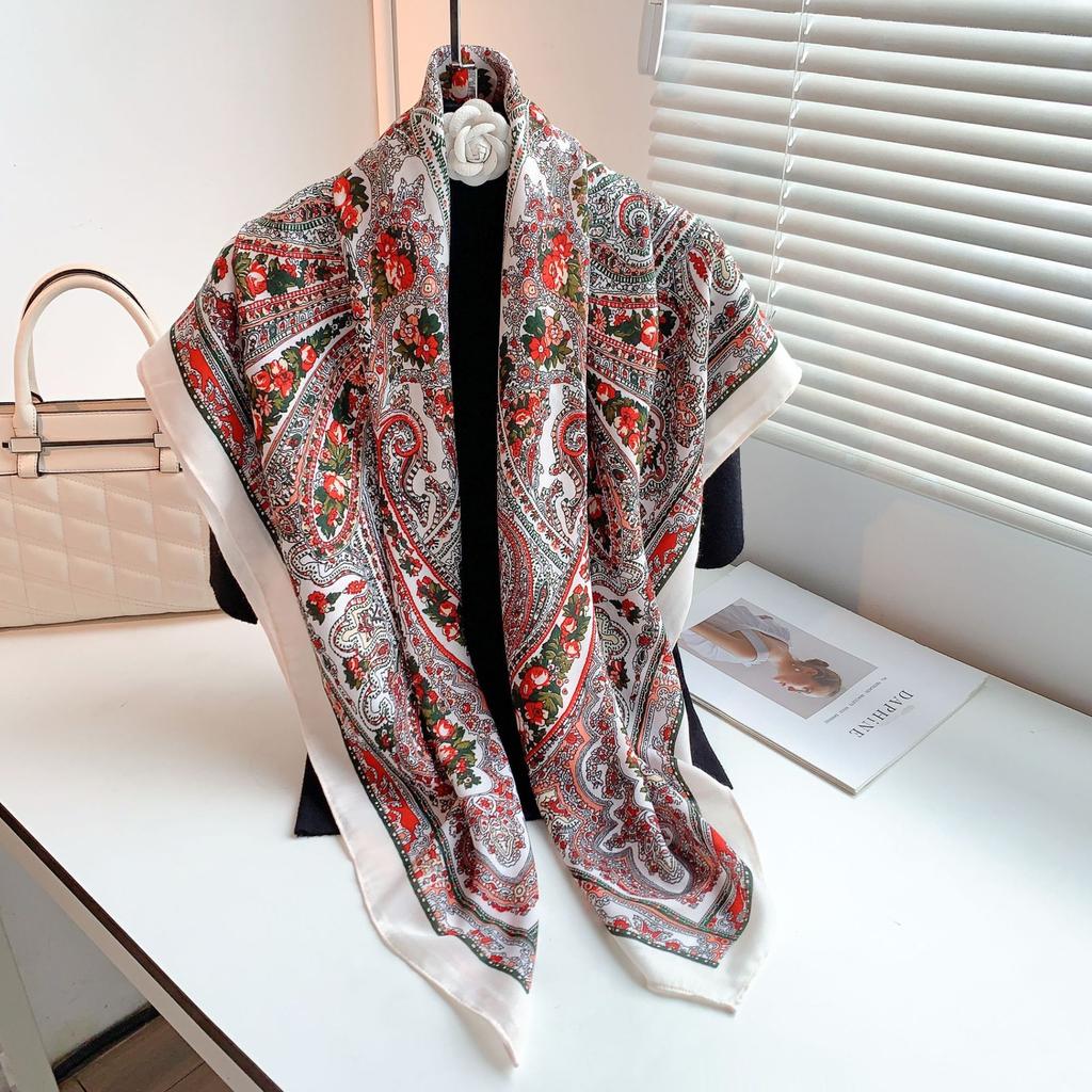 New Printed Scarf Velvet Feel Autumn and Winter Fashion Versatile Large Size Square Scarf Office Outside Shawl