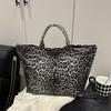 European and American Retro Leopard Print Large Capacity 2025 New Casual Simple Fashion Commuter Portable Shoulder Tote Bag Women