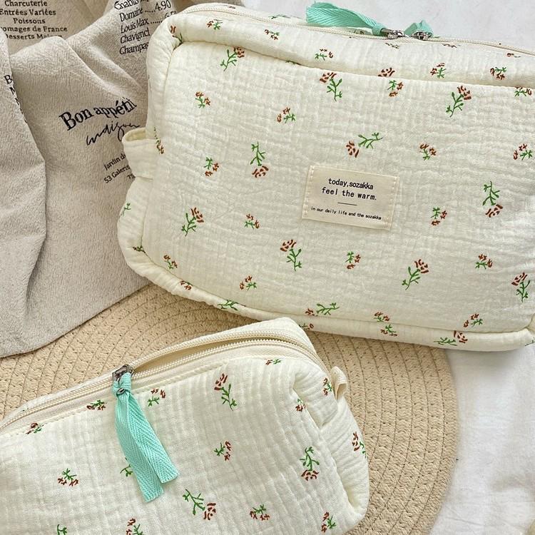 53174 Blue Begonia Large-Capacity Makeup & Toiletry Travel Bag