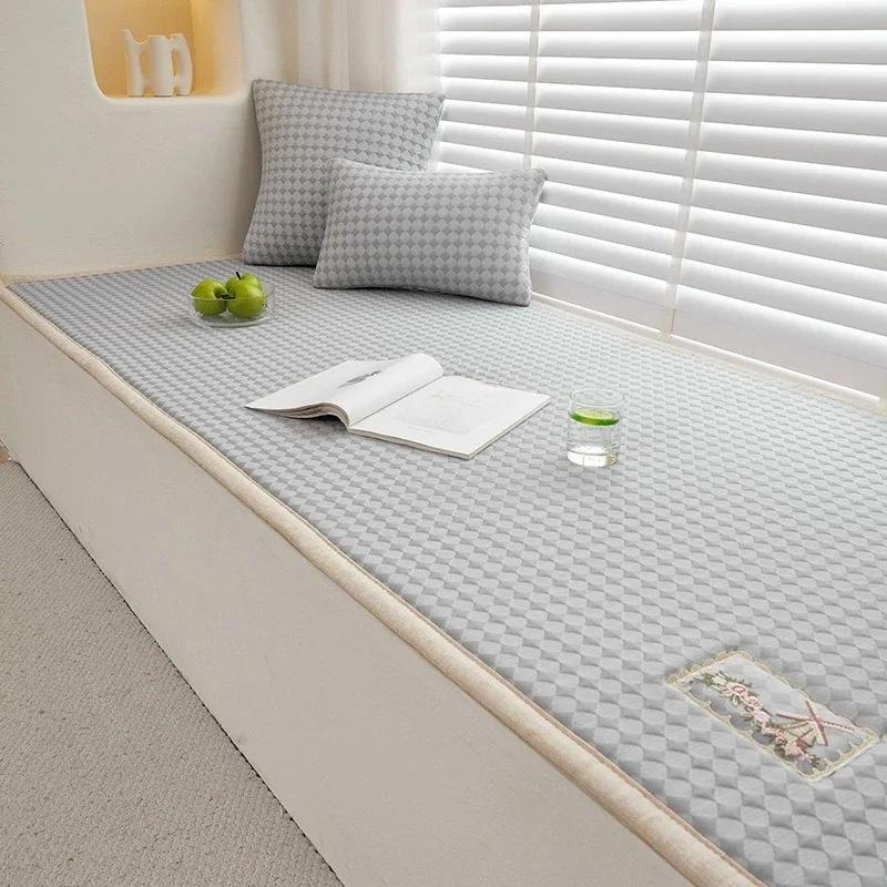 

Non-Slip Design Ice Silk Fabric Bay Window Seat Cushion Cooling Mesh Bottom Durable Sponge Filled for Balcony Reading 60x160cm серый