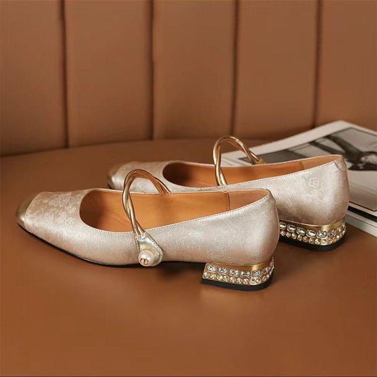 Guofeng Spring 2025 Retro French Low-Cut Mary Janes: Lightweight & Versatile.