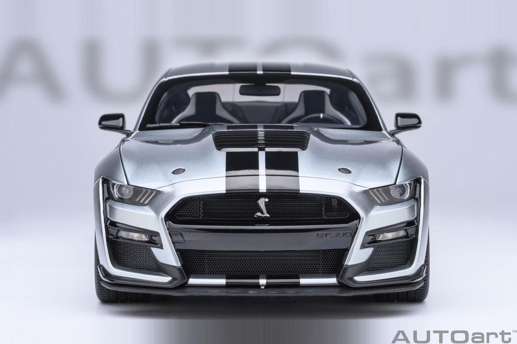AUTOart Scale Ford Mustang Shelby GT500 with Black Finished Product 73096 1/18 (Silver Stripes)