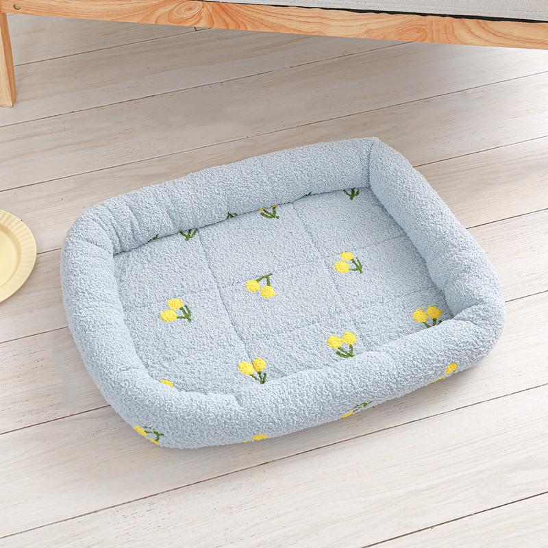 Pet Cloud Velvet Nest: Cozy Mat for Small Dogs & Cats
