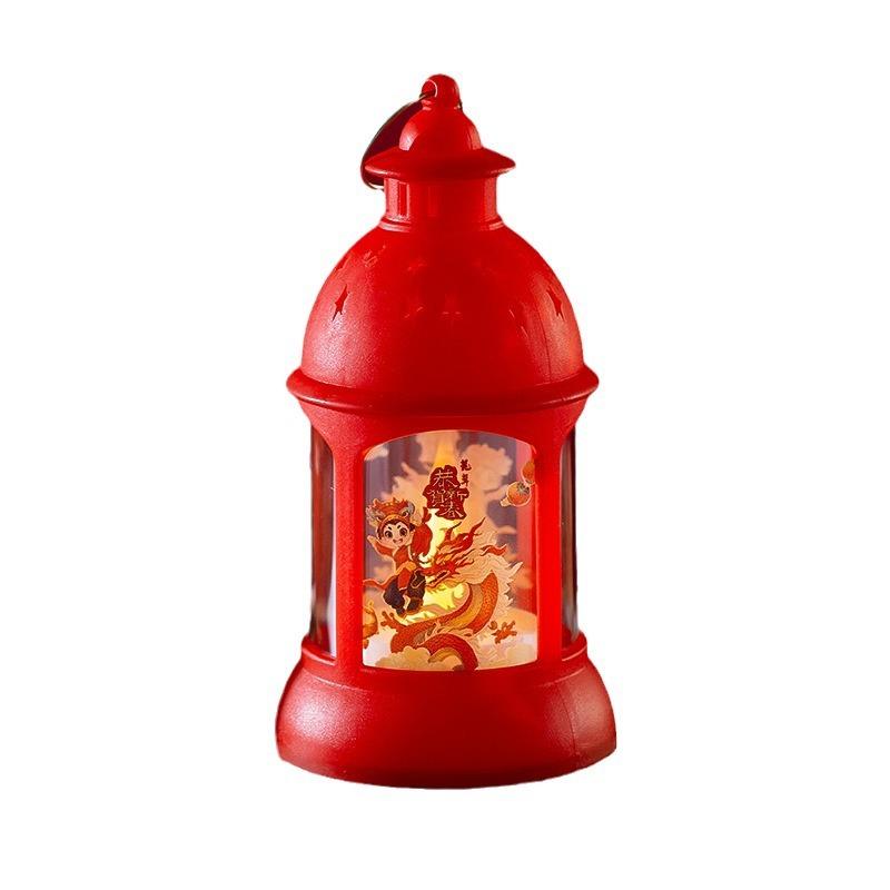 Barn bærer små opplyste sylindriske lykter til vårfesten