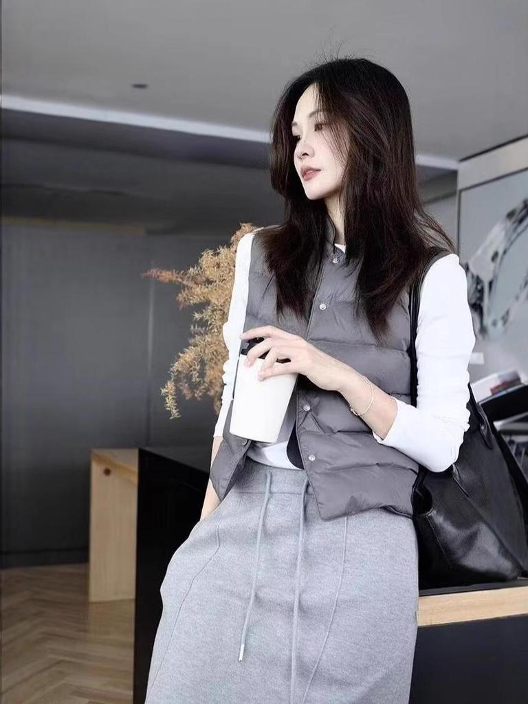 2025 Women's Lightweight Stand-Up Collar Down Vest – Trendy Autumn/Winter Sleeveless Gilet In White Duck Down