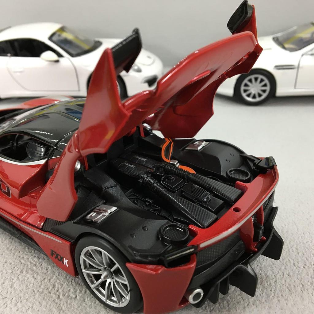 Bburago Scale Ferrari FXX K Red Diecast Model Car Finished Product 1/24 #10 / 18-26301 (#10)