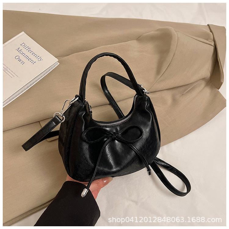 Niche Design Bag Women's 2025 New Summer Versatile Messenger Bag Exquisite Handbag Super Fire Small Bag