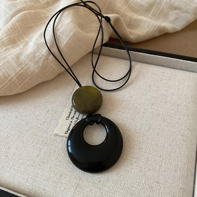 Love Pendant Necklace Internet Celebrity Fashion Versatile Sweater Chain High Sense Jewelry