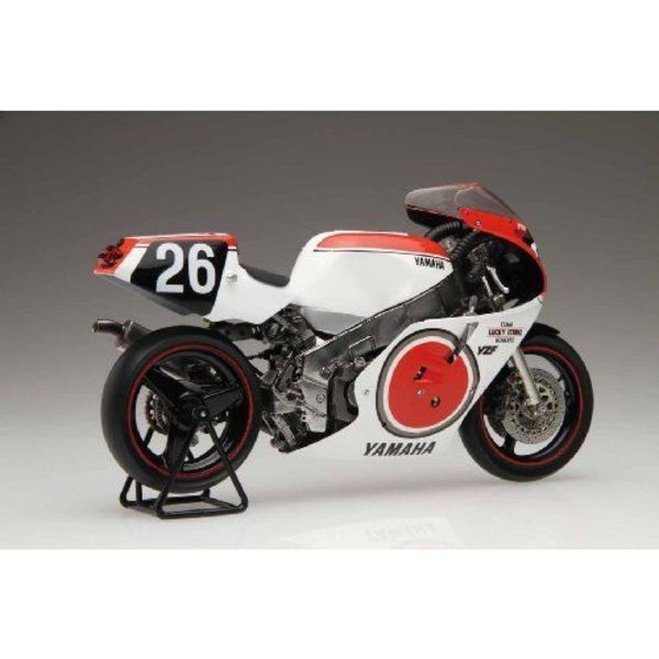 Fujimi 1/12 BIKE Yamaha YZF750 '87 Team Lucky Strike Roberts Model Kit NEW