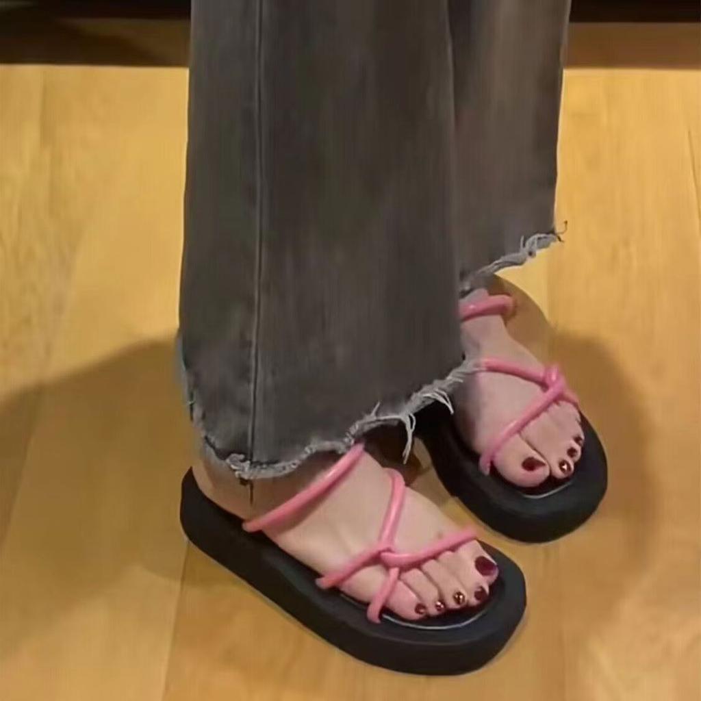 Fashion Roman Straps Cool Slippers Summer Women's Wear 2025 New Open-toed Internet Celebrities Super Fire Thick Bottom Heightening Sandals