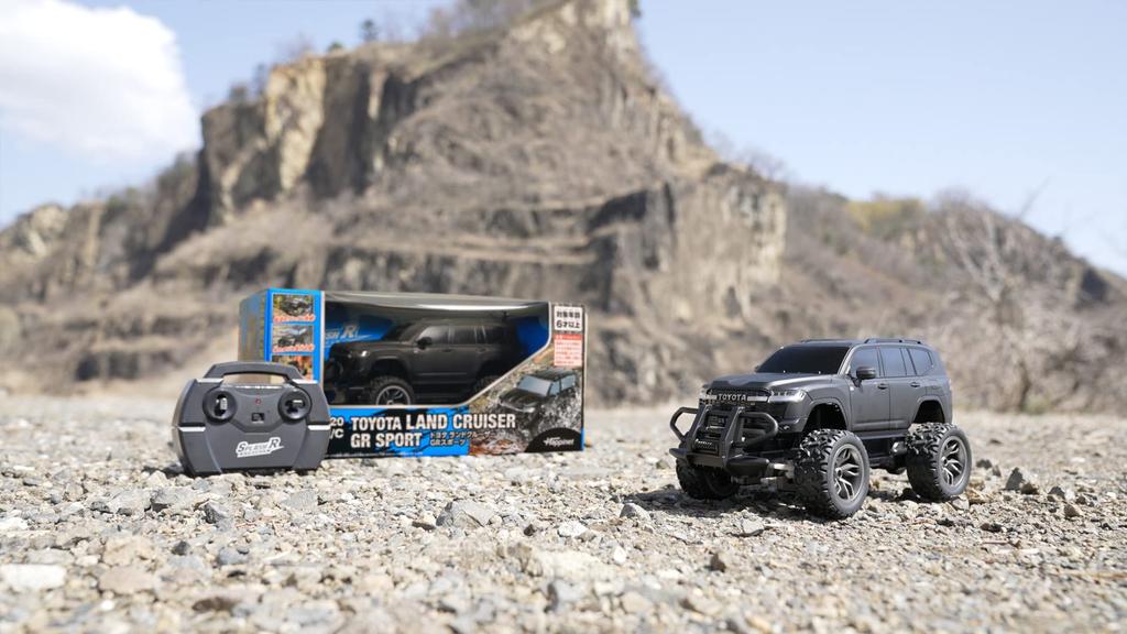 Happinet 120 Scale RC Toyota Land Cruiser GR SPORT (Ages 6 and Up)