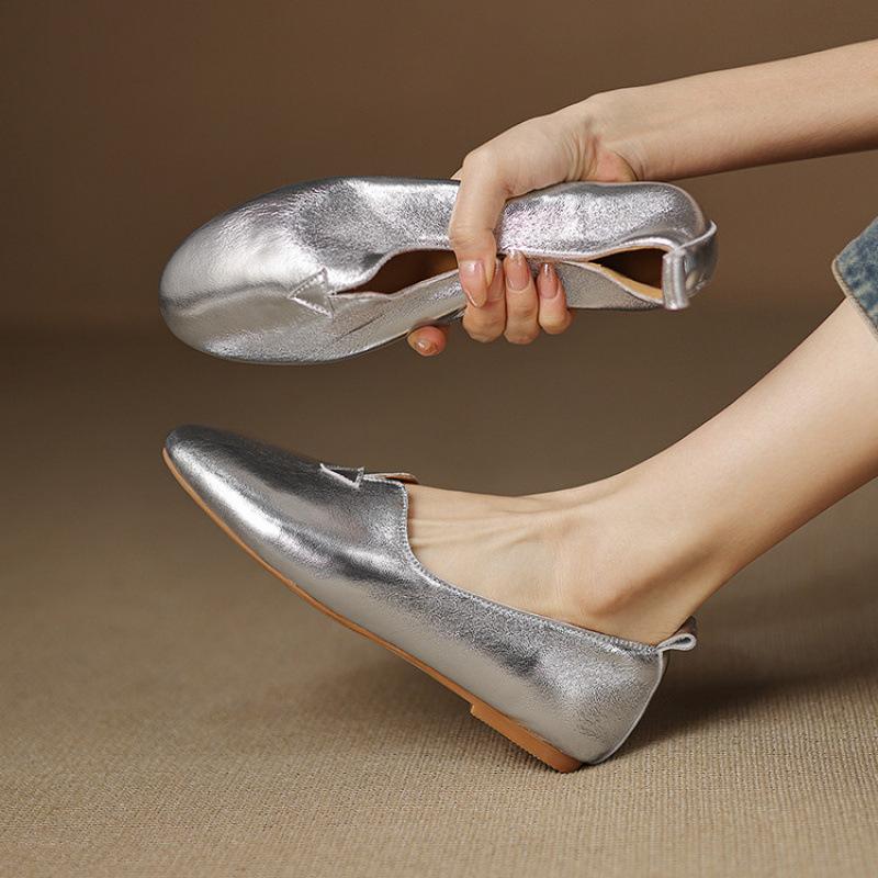 Comfortable flat-bottomed lazy shoes for all seasons, new women's casual single shoes, solid color, light-mouth leather, large size, low-top low-heel.