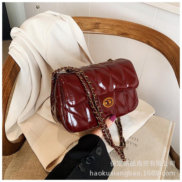 Premium niche small fragrant wind rhombus chain bag women's 2025 autumn and winter new red chain shoulder messenger bag