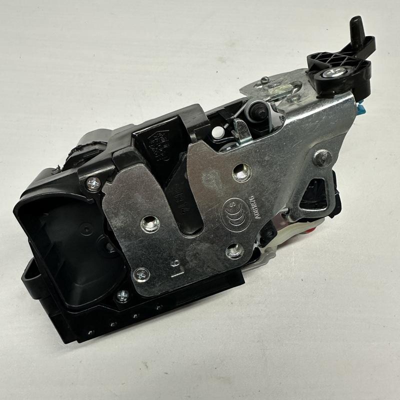 1 Piece Door Lock Block Actuator For Ssangyong Rexton 2001-2016 7131A08003 Rear Left