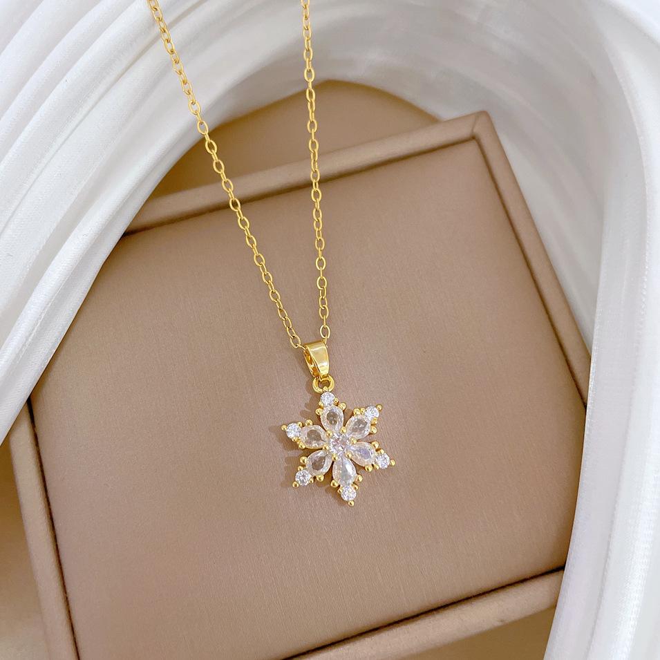 Ice Flower Snowflake Full Diamond Light Luxury Temperament Gorgeous Full Diamond Necklace Female Versatile Collarbone Chain Titanium Steel Chain