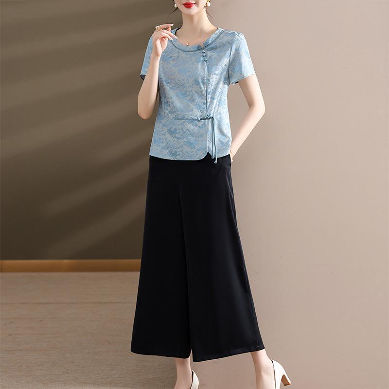 

Летний комплект с коротким рукавом в китайском стиле для мамы: Блузка + Брюки широкие от бедра для женщин среднего и пожилого возраста 3XL (130-140 kg) синий