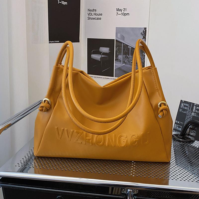 Large Capacity Fashion Soft Leather Shoulder Bag Women'S Spring Underarm Bag Tote Bag