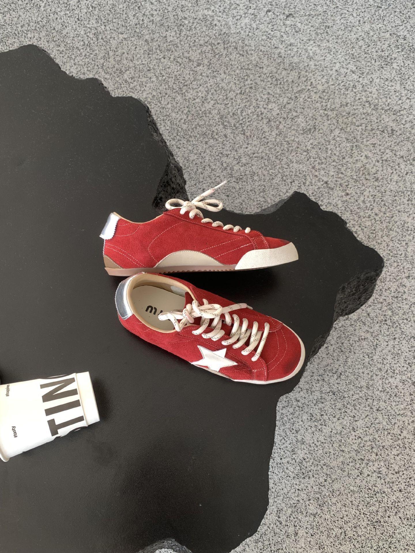 

Кожаные полированные туфли на одной педали, туфли с грязной звездой, осень-зима 2025, дышащие, на плоской подошве, повседневные маленькие белые туфли, круглый носок 39