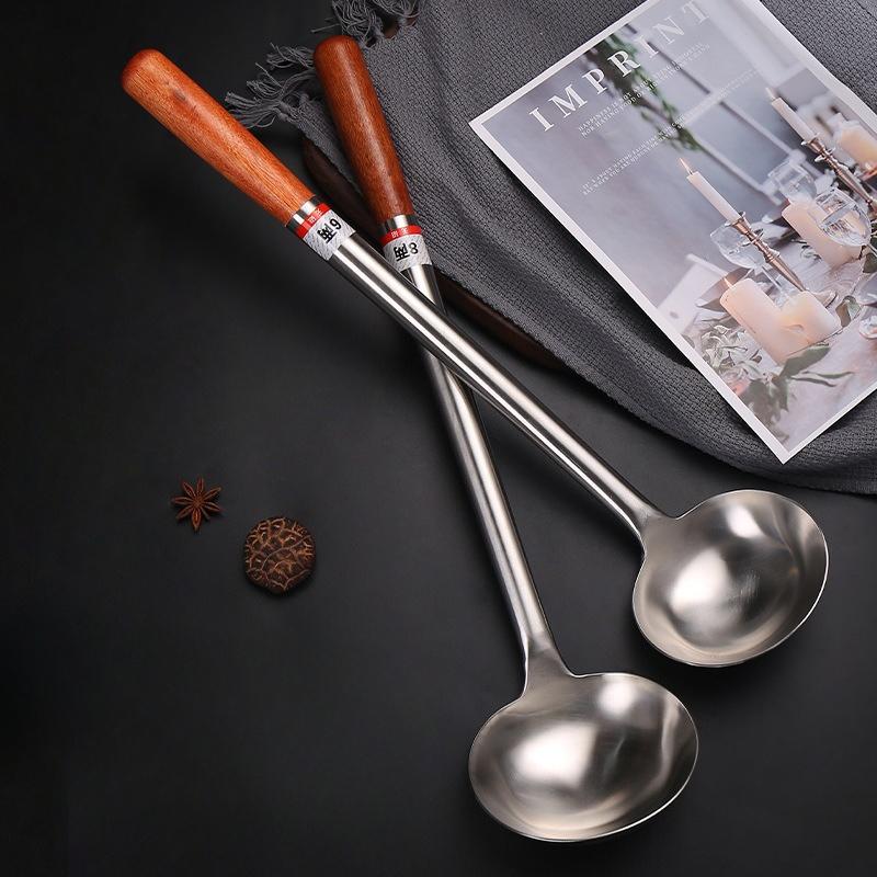 Stainless Steel Large Spatula for The Cafeteria, Wooden Handle, 1.5 Feet, Thickened and Lengthened Spatula, Chef's Wok, Wok, Strainer, Long Handle