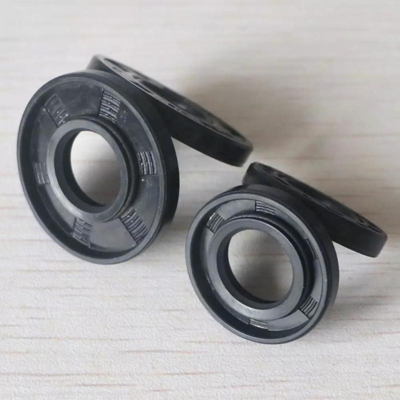 Professional Tc Type Nbr Shaft Oil Seal Nitrile Covered Double Lip with Garter Spring Quality Plastic Made Chainsaw Part