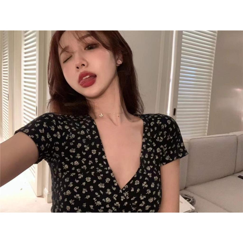 Summer French Retro Floral V-neck Short-sleeved T-shirt Slim Slimming Wild High Waist T-shirt Women's Top