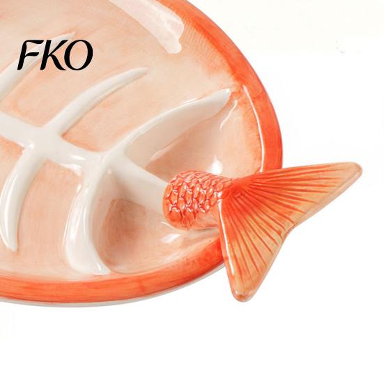 Three-dimensional Fish Plate Shaped Ceramic Dumpling Plate, Sushi Serving Tray with Red Gradient Platter Dip Sauce Grooves, Multifunctional Appetizer