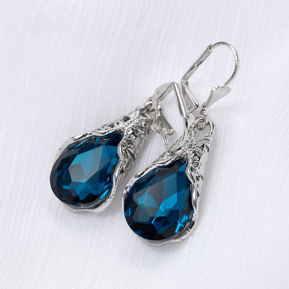 Crystal Palace Retro Earrings: Women's Creative Ear Buckles