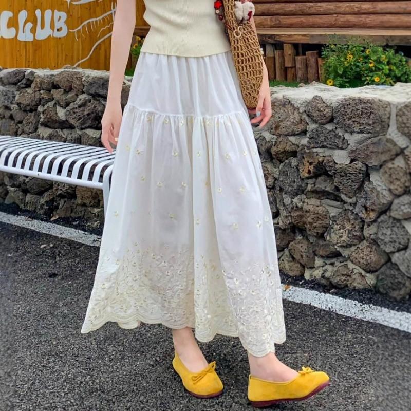 

Qooth Women A Line Embroidery Flower Ruffle Skirt Wide Hem Mid Length Elastic Waist Casual Skirt QT2668 белый
