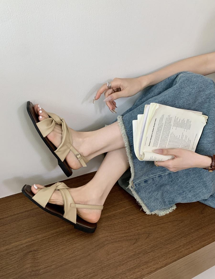 

2025 vintage Roman open-toed soft leather cross-strapped sandals women s outer wear summer flat bottom with skirt one-word sandals 39 хаки