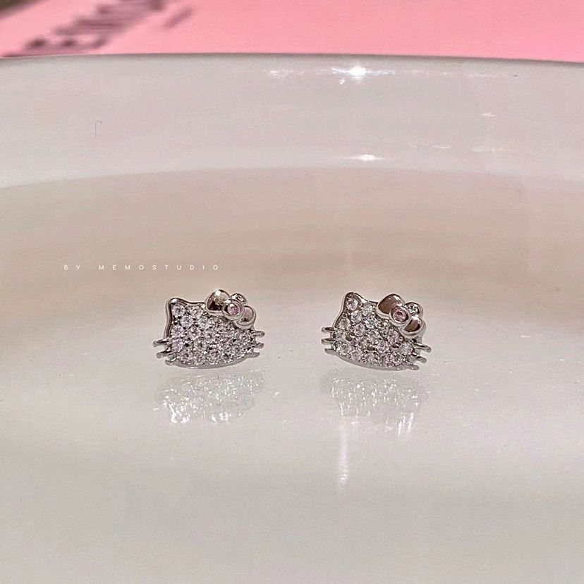 

Cat girl cute stud earrings niche design full of diamonds shiny sweet cool stud earrings