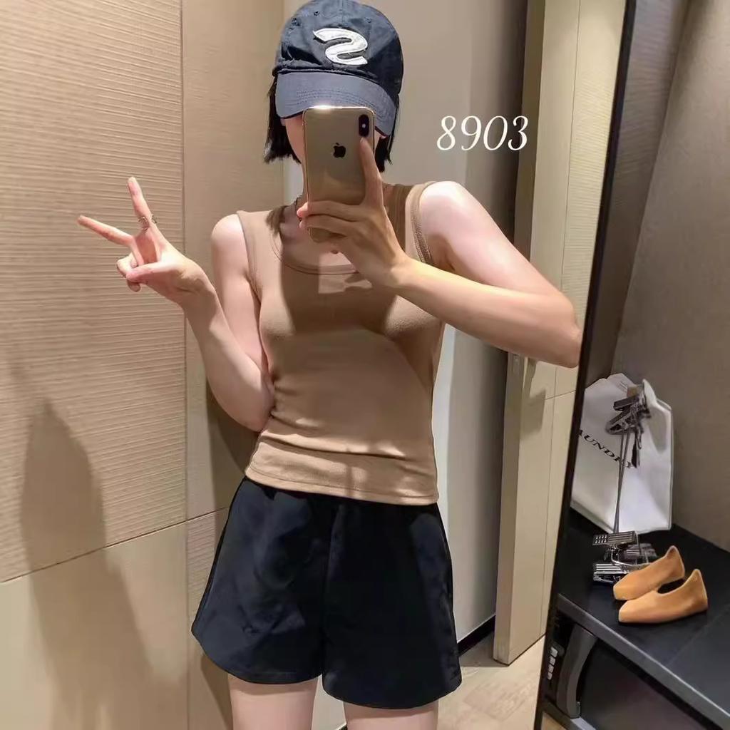 #New autumn and winter wide shoulder vest, close the breasts, gather with chest pad vest, comfortable and soft women's inner top