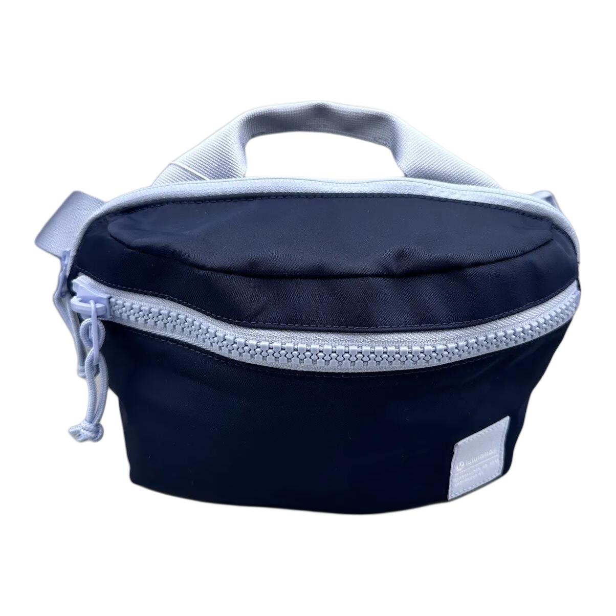 

Lululemon All Day Essentials 2.5L Brand Logo Zipper Crossbody Waist Bag Unisex bags Navy-Blue Blue LU9B13S-TRNV Marine Blue & Blue