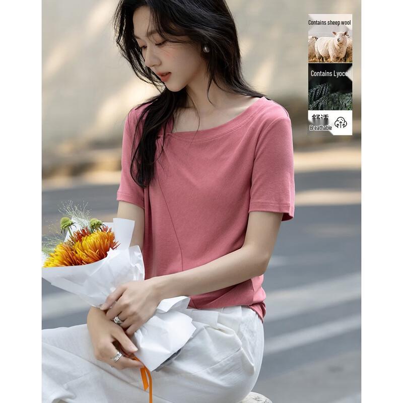 

Женская приталенная футболка с коротким рукавом и узлом M