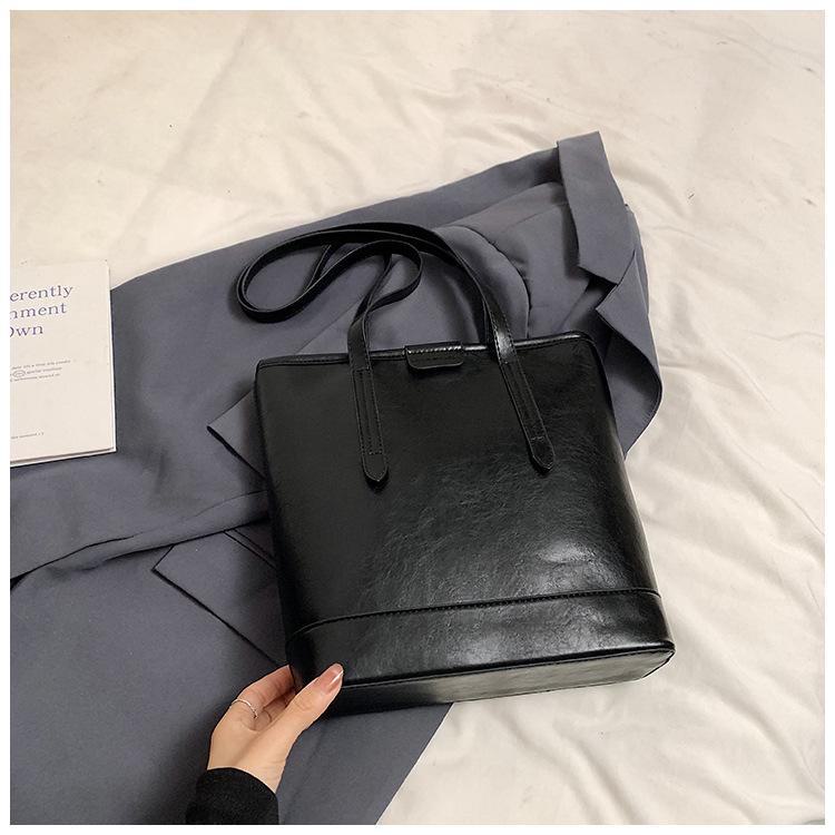 

Женская сумка-тоут большой вместимости 2024 года подмышкой – универсальная сумка через плечо на осень/зиму without pendant чёрный