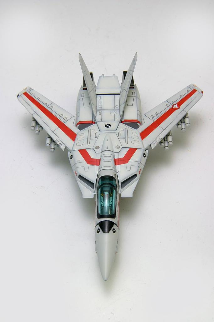 WAVE Super Dimension Fortress Macross Fighter Hikaru Unit 1/100 VF-1J Ichijo's