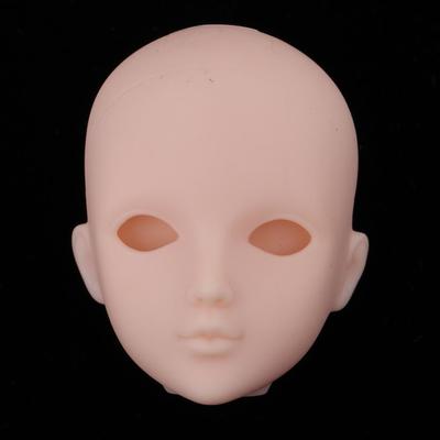 Poupée fille sans maquillage, parties de la tête sans yeux /