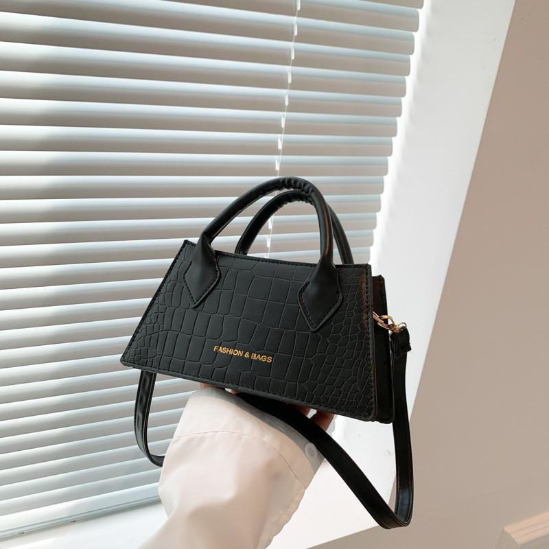 Trendy Minimalist Handbag 2023 Summer New Shoulder Crossbody Bag Small Square Bag